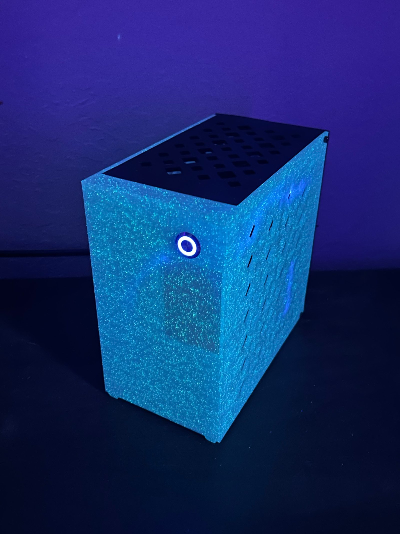 Complete 3D printed 3.73L Mini-ITX PC case
