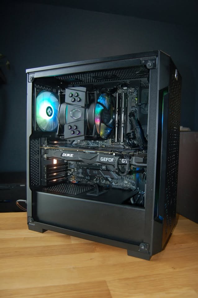 ATX 1080 Ti build interior with Ryzen 3700X