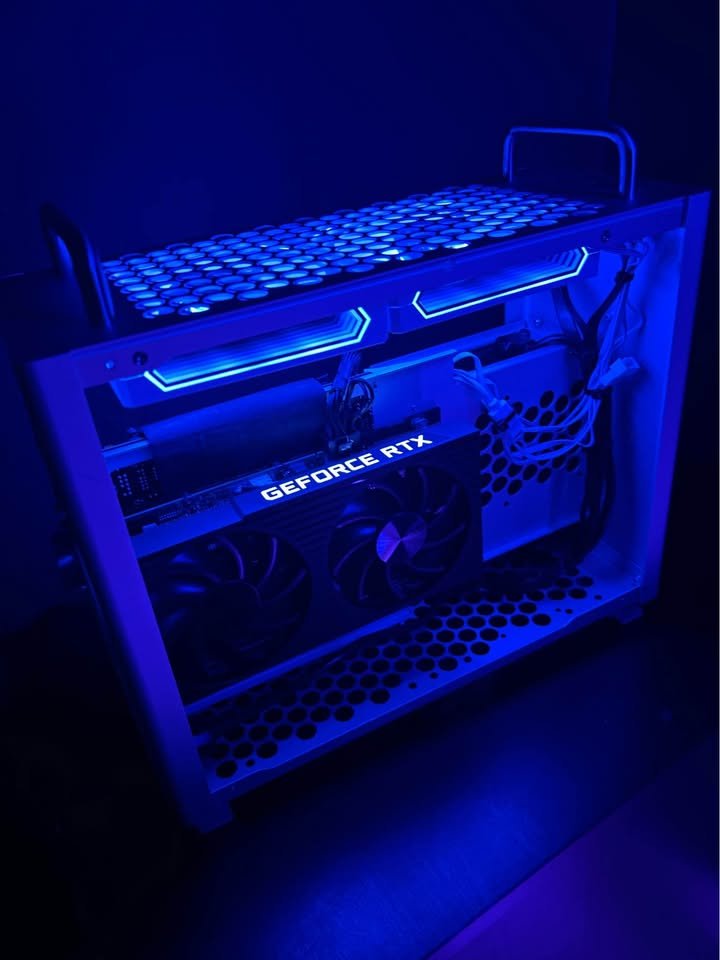 RTX 3060 Mini-ITX compact build side view